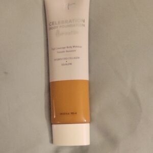IT Cosmetics Celebration NEW Body Foundation - Tan